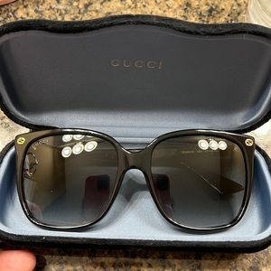 Authentic Gucci sunglasses GG0022S